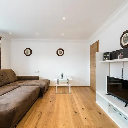 Appartement Sonnrain 13 *